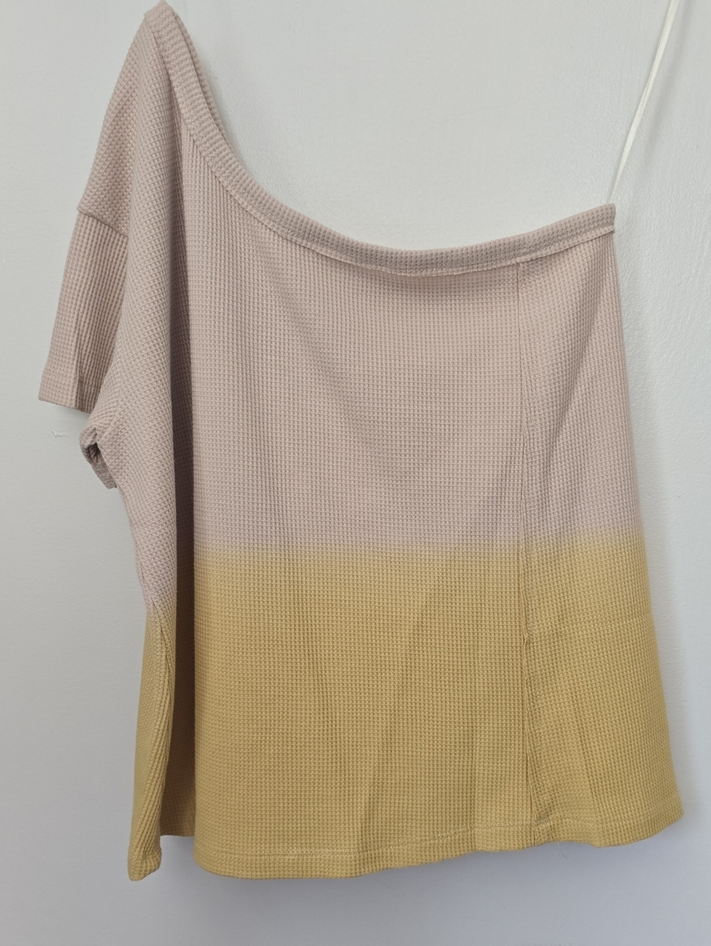Umgee Two-Tone One-Shoulder Top in Beige To Yellow